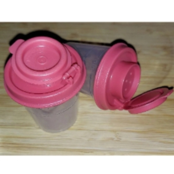 Tupperware Mini 2 oz. Midgets Salt & Pepper Shaker Travel Set Rose, Peach, Black - Picture 9 of 16
